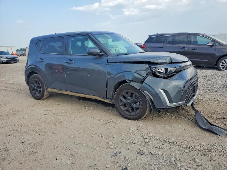 2025 KIA SOUL LX 4