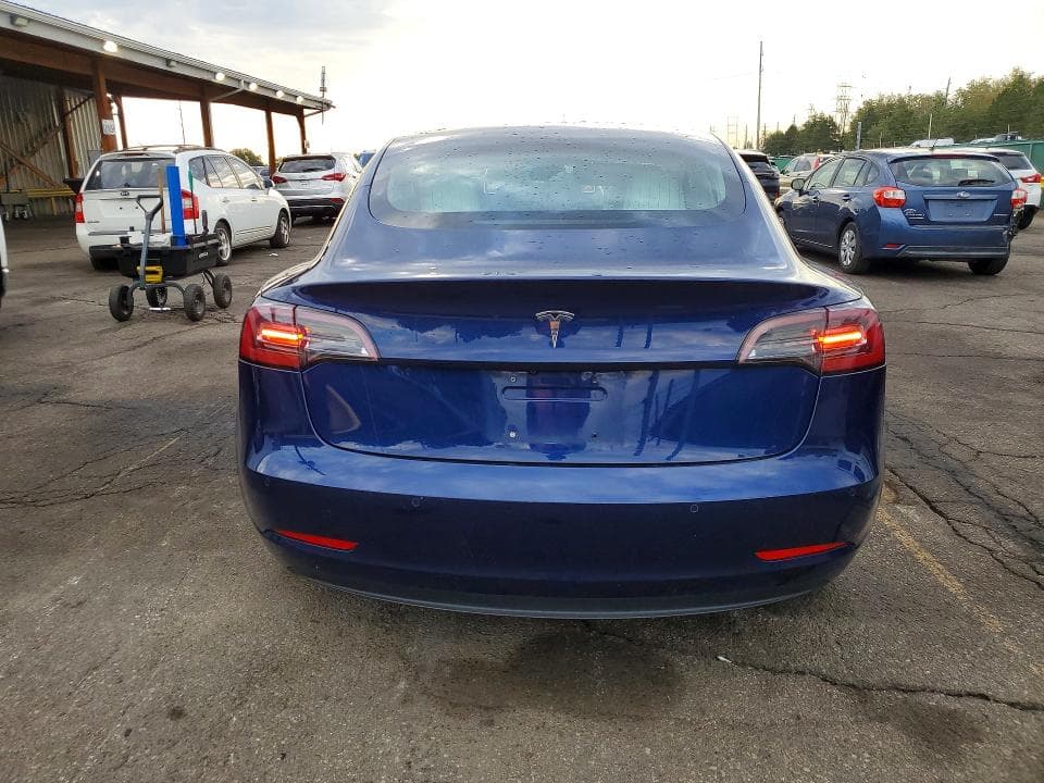 2018 TESLA MODEL 3 6