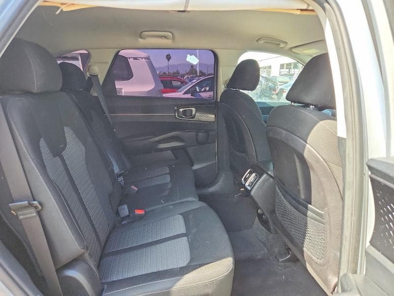 2022 KIA SORENTO LX 11