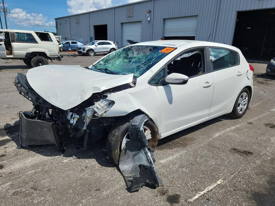 2017 KIA FORTE5 LX - 1