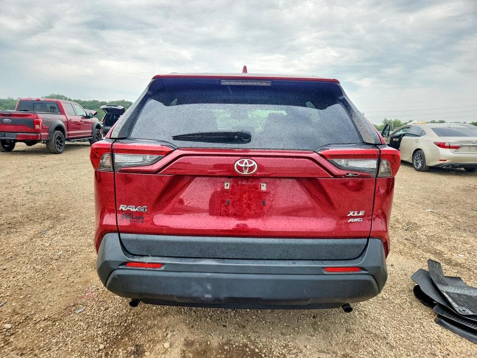 2020 TOYOTA RAV4 XLE 6