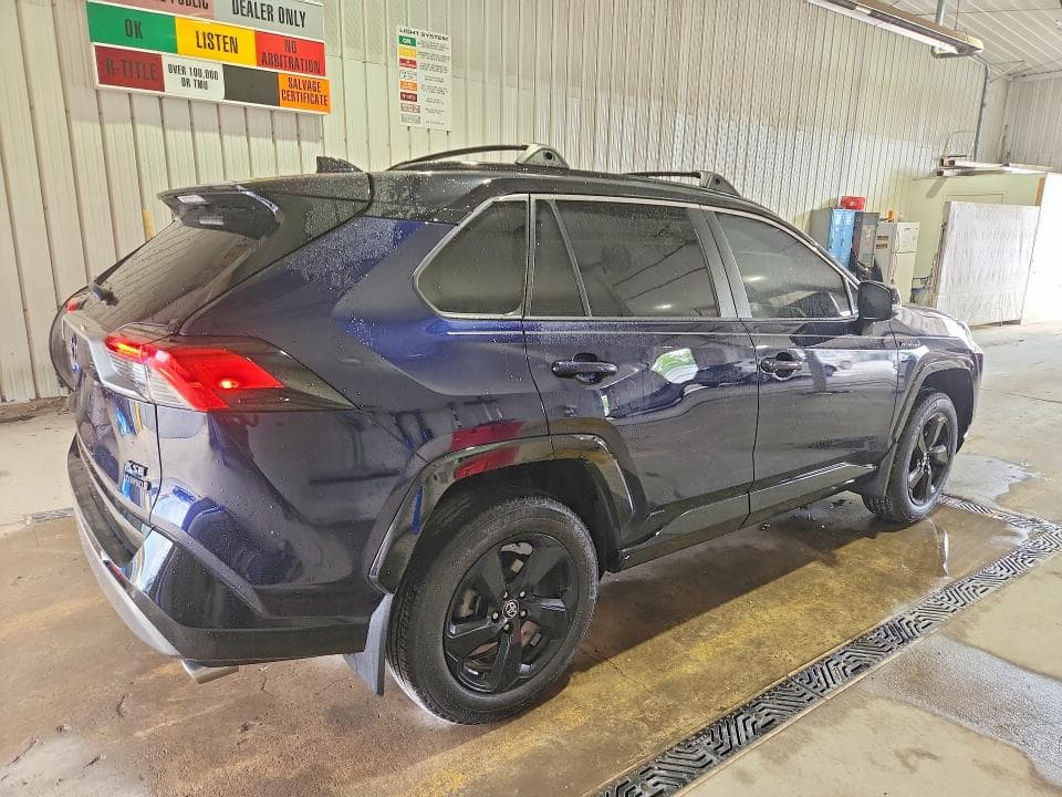 2020 TOYOTA RAV4 XSE 3