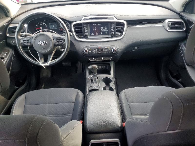 2017 KIA SORENTO LX 8