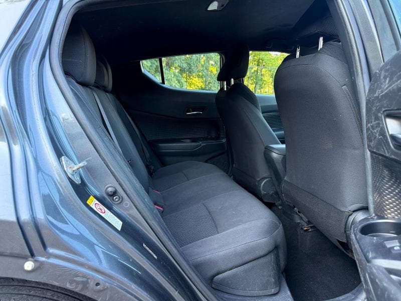 2019 TOYOTA C-HR XLE 6