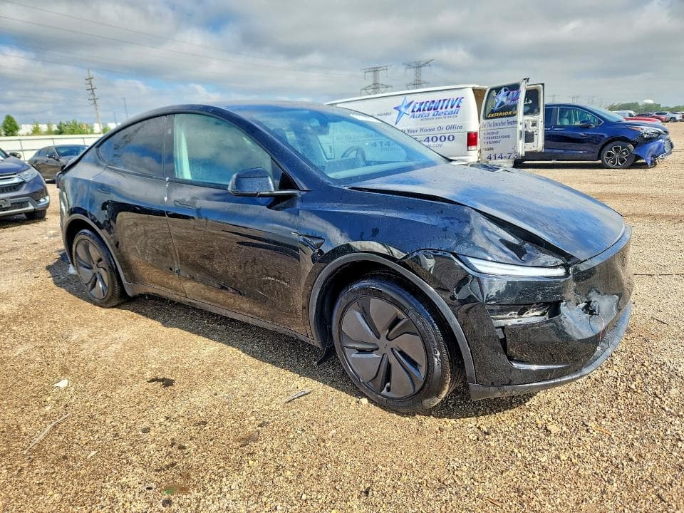2026 TESLA MODEL Y 4
