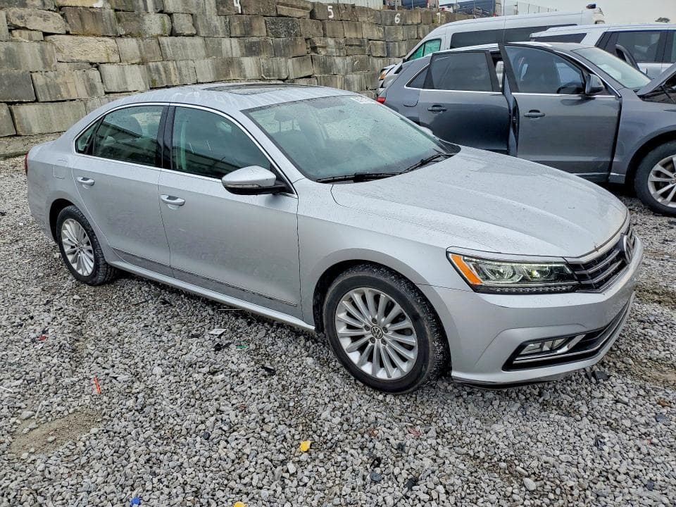 2017 VOLKSWAGEN PASSAT SE 4