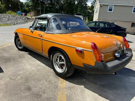 1974 MGB ROADSTER 2