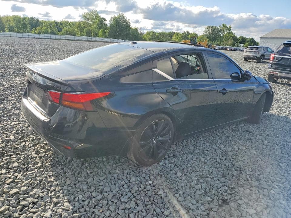 2022 NISSAN ALTIMA SR 3