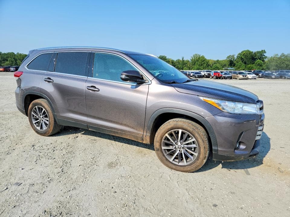 2019 TOYOTA HIGHLANDER XLE 4