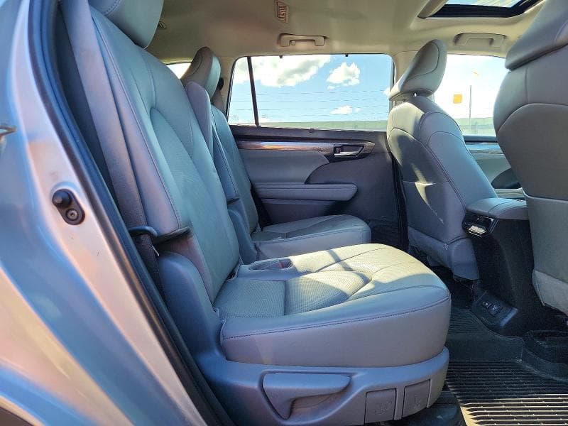 2023 TOYOTA HIGHLANDER HYBRID LIMITED 11