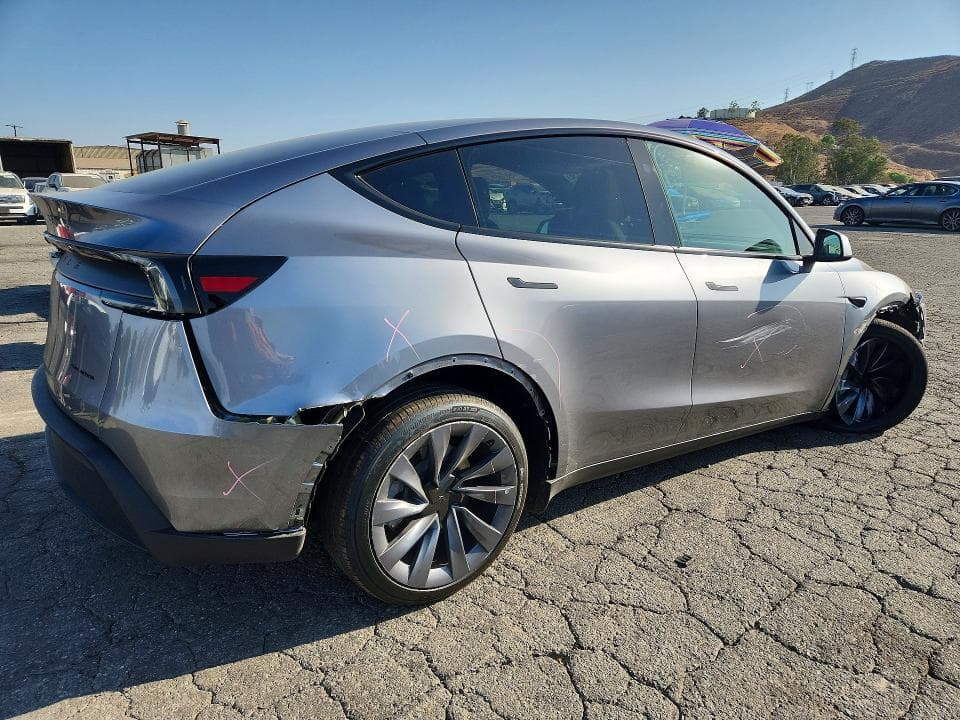 2026 TESLA MODEL Y 3