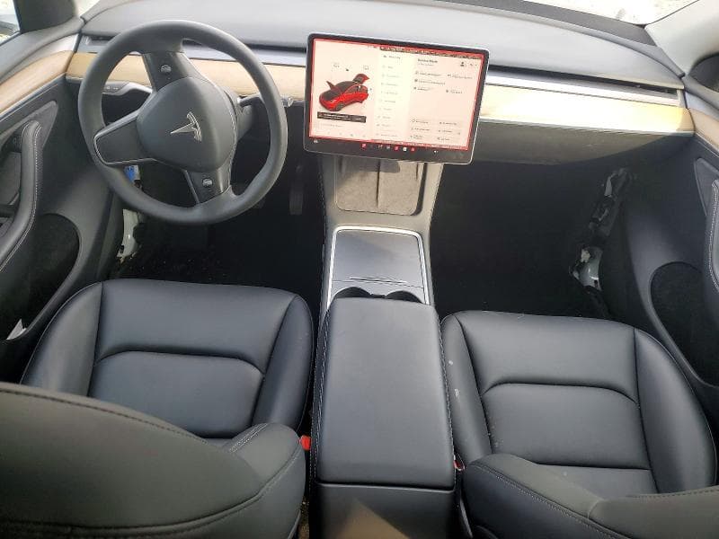 2023 TESLA MODEL Y 8