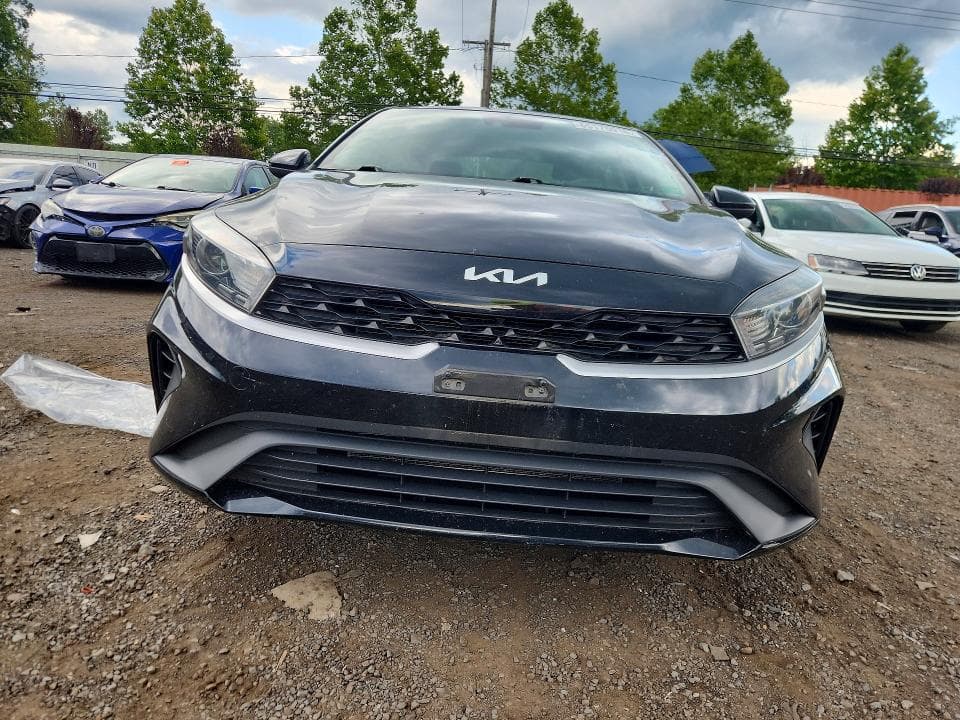 2022 KIA FORTE FE 5