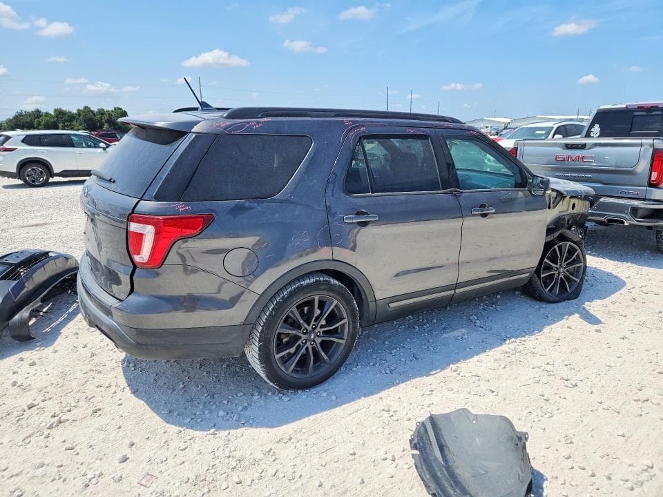 2018 FORD EXPLORER XLT 3