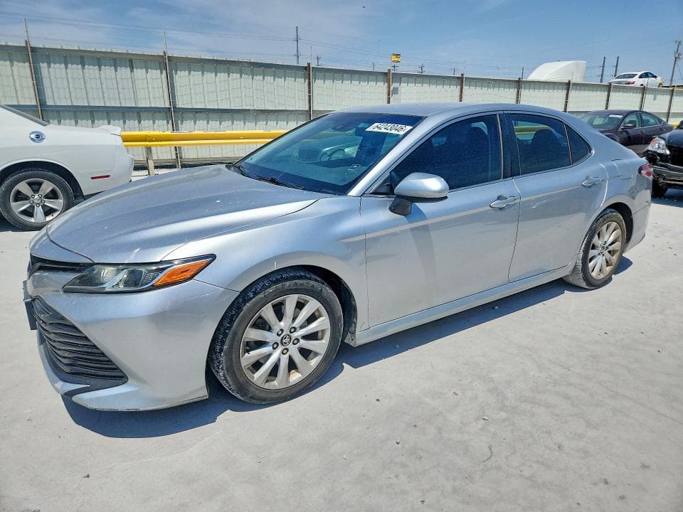 2018 TOYOTA CAMRY LE - 1