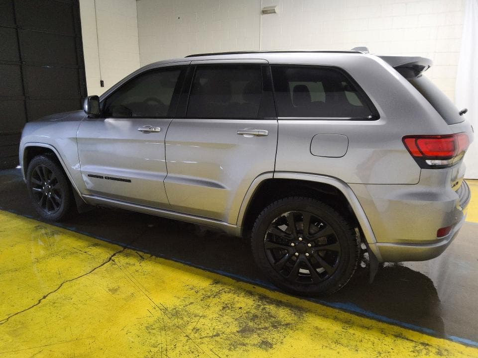 2019 JEEP GRAND CHEROKEE LAREDO 2