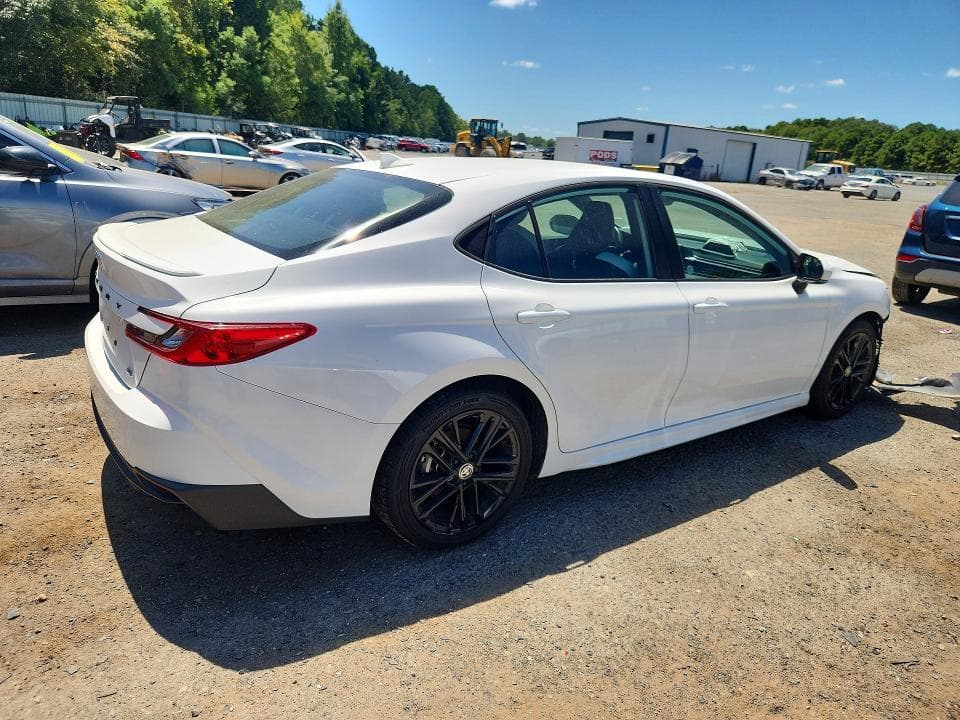 2025 TOYOTA CAMRY SE 3