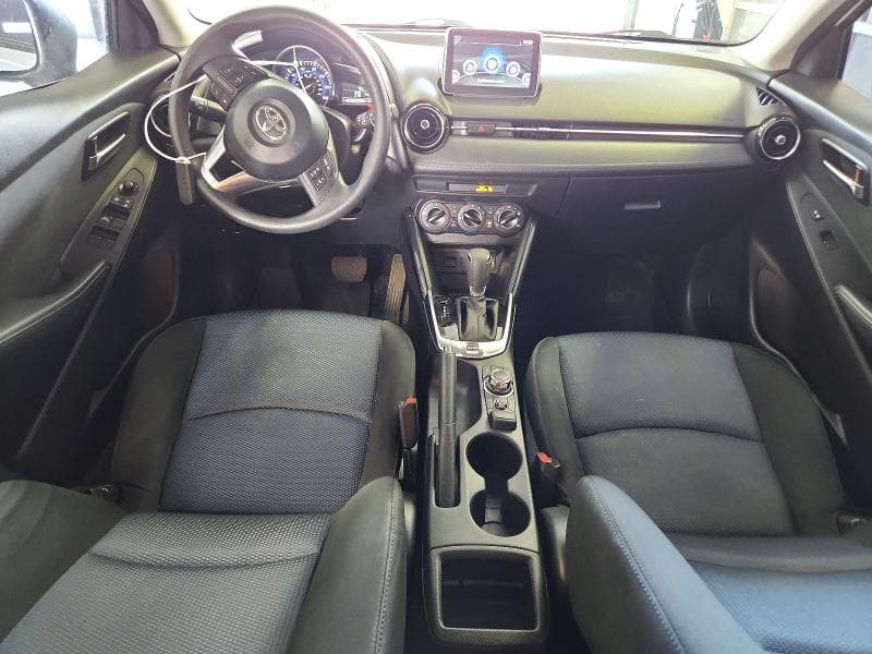 2017 TOYOTA YARIS 8