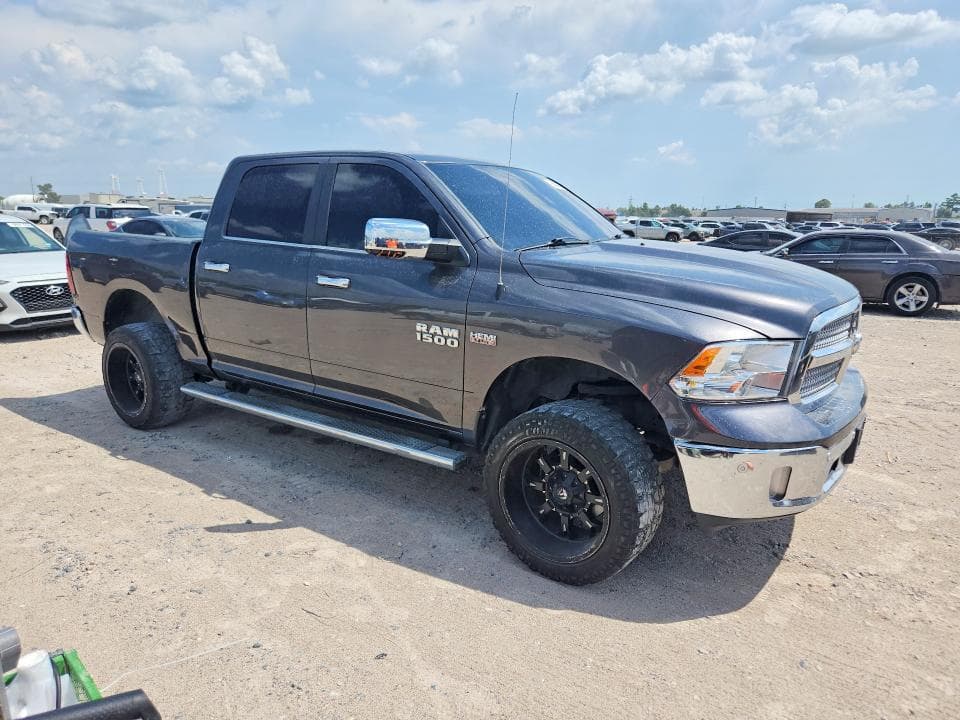 2017 RAM 1500 SLT 4
