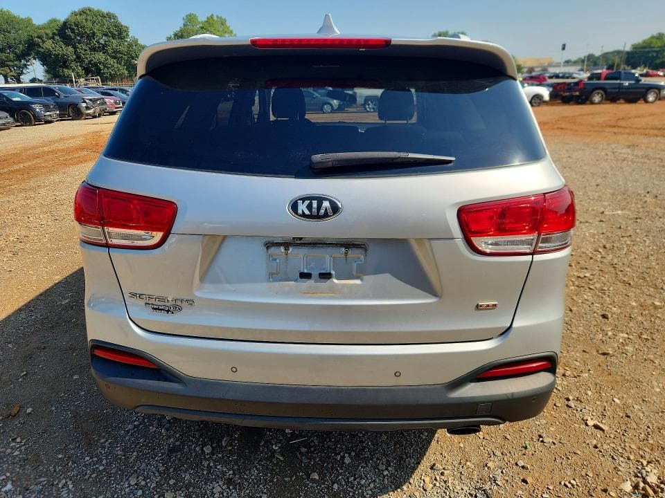 2017 KIA SORENTO LX 6