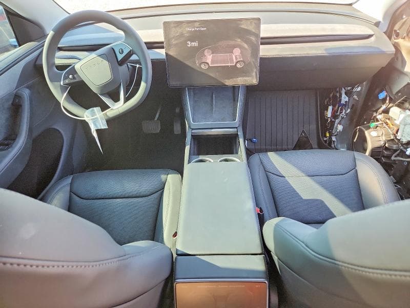 2026 TESLA MODEL Y 8