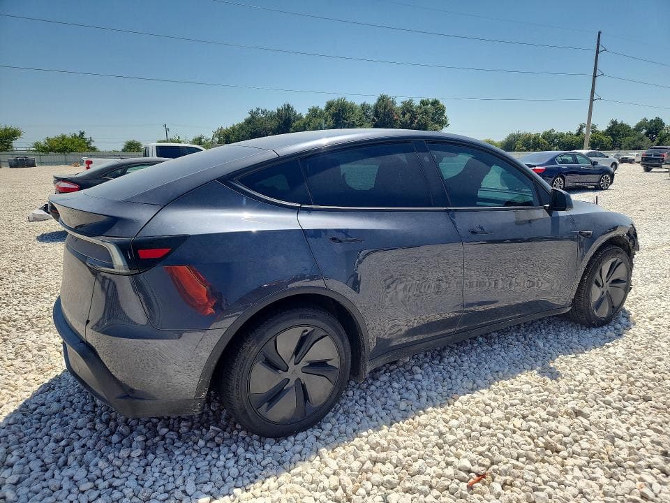 2026 TESLA MODEL Y 3