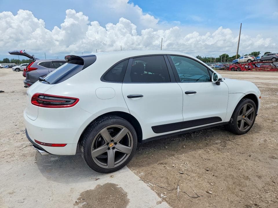 2018 PORSCHE MACAN 3