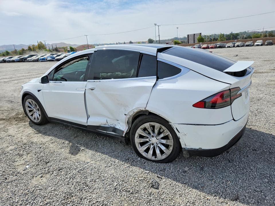 2021 TESLA MODEL X 2