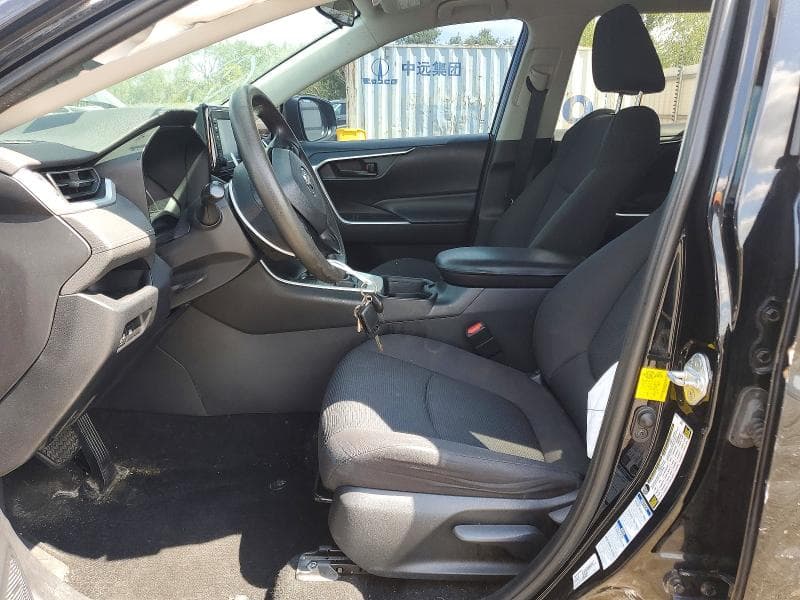 2019 TOYOTA RAV4 LE 7