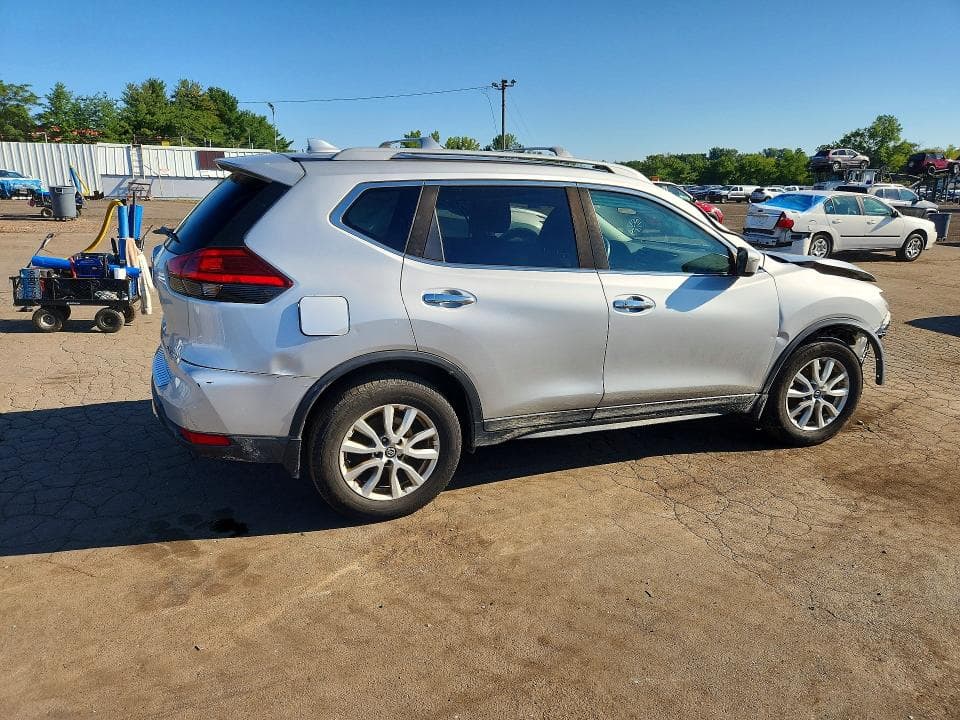 2017 NISSAN ROGUE SV 3