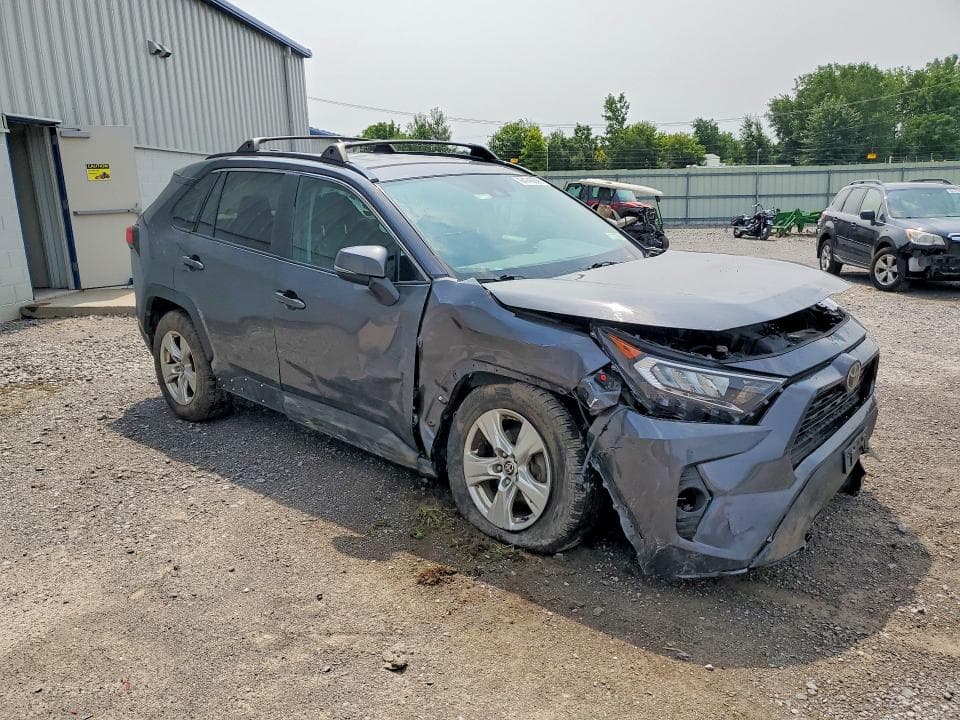 2021 TOYOTA RAV4 XLE 4