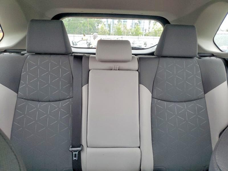 2025 TOYOTA RAV4 XLE 10