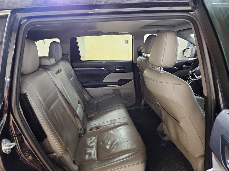 2017 TOYOTA HIGHLANDER LIMITED 11