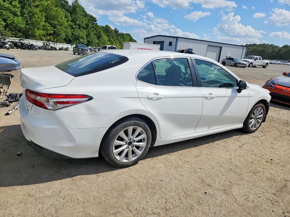 2018 TOYOTA CAMRY LE 3