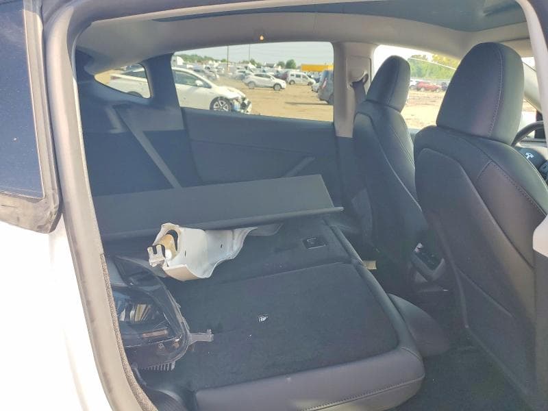 2024 TESLA MODEL Y 10