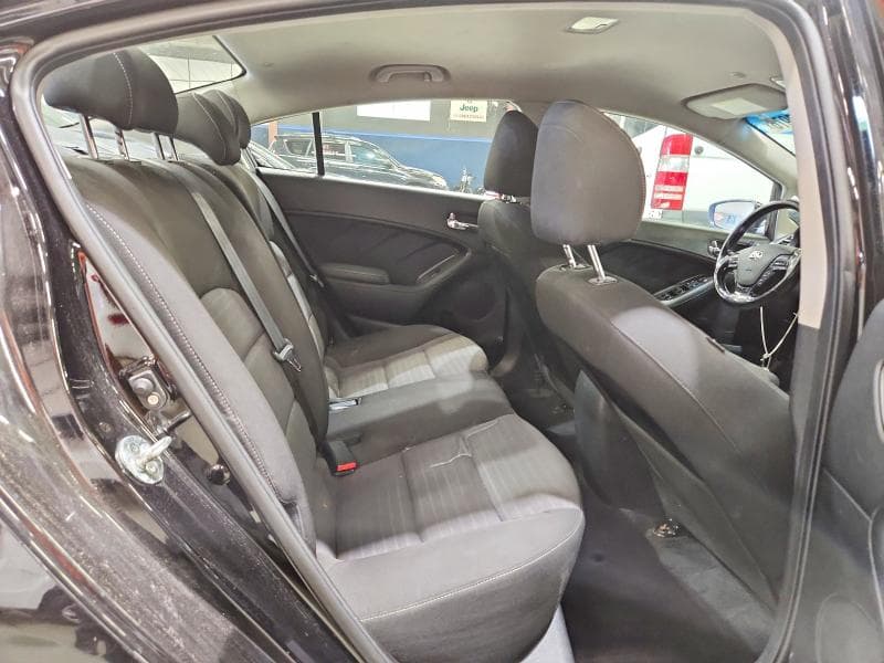 2018 KIA FORTE S 10