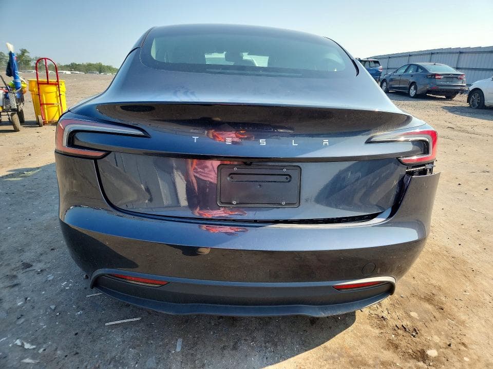 2025 TESLA MODEL 3 6