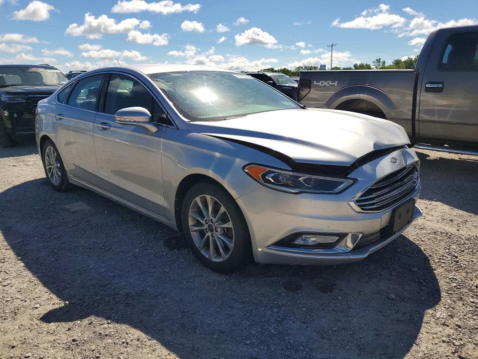 2017 FORD FUSION SE 4