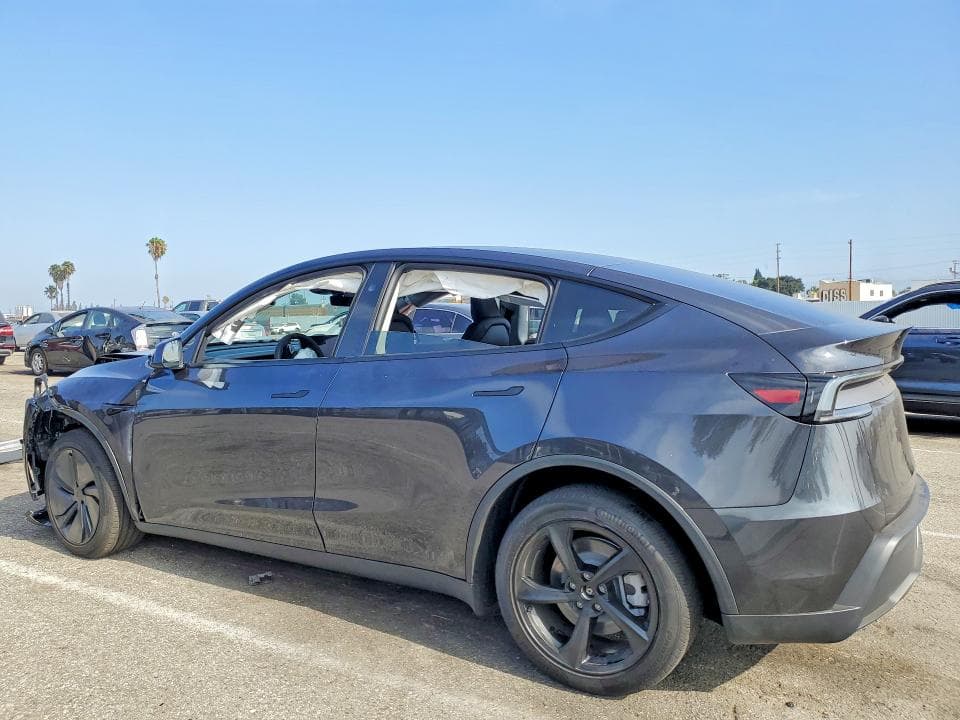 2026 TESLA MODEL Y 2