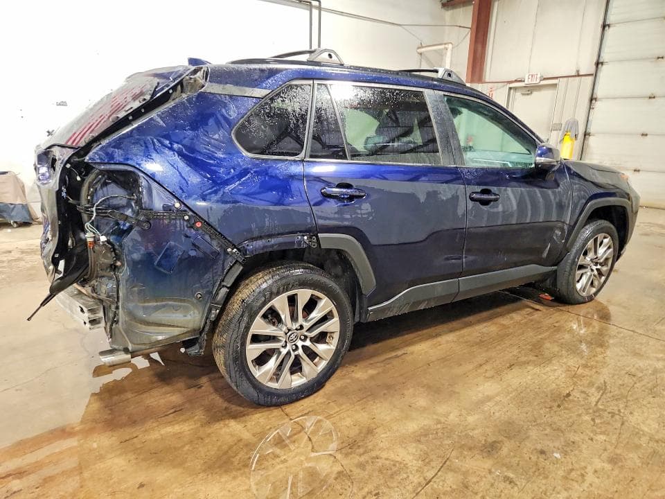 2019 TOYOTA RAV4 XLE PREMIUM 3