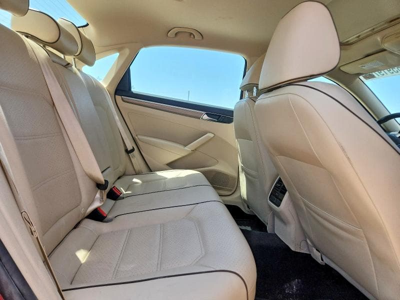 2017 VOLKSWAGEN PASSAT SE 10