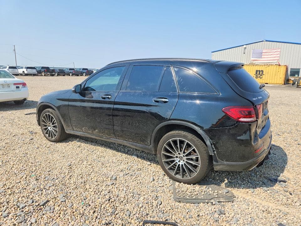 2021 MERCEDES-BENZ GLC 300 2