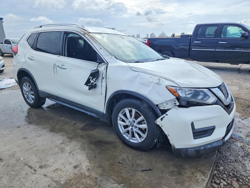 2017 NISSAN ROGUE SV 4