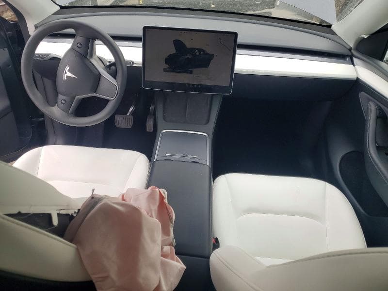 2023 TESLA MODEL Y 8