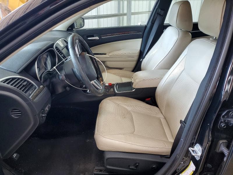 2019 CHRYSLER 300 LIMITED 7