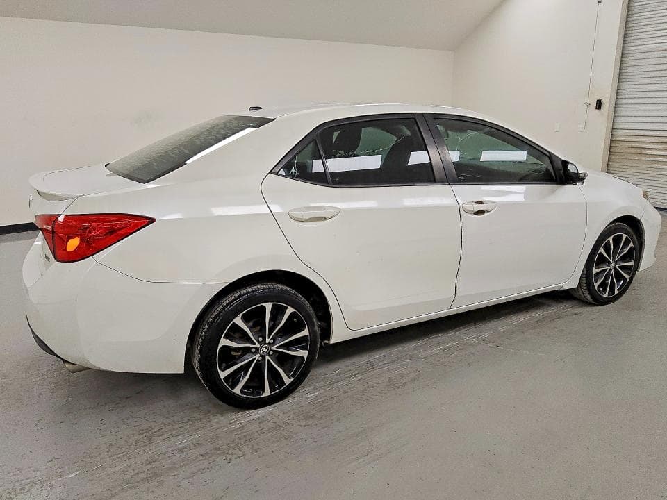 2017 TOYOTA COROLLA XSE 3