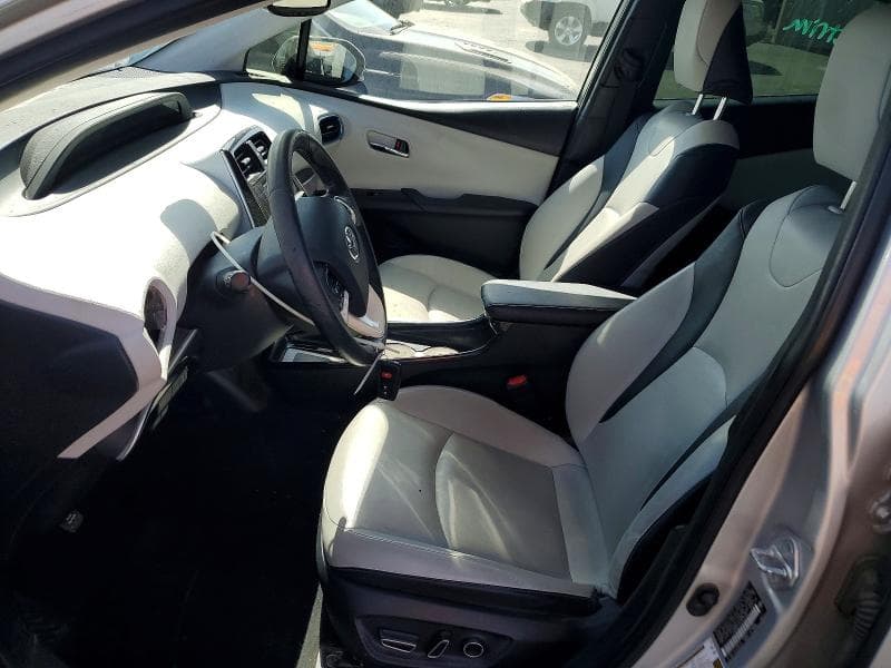 2017 TOYOTA PRIUS FOUR 7