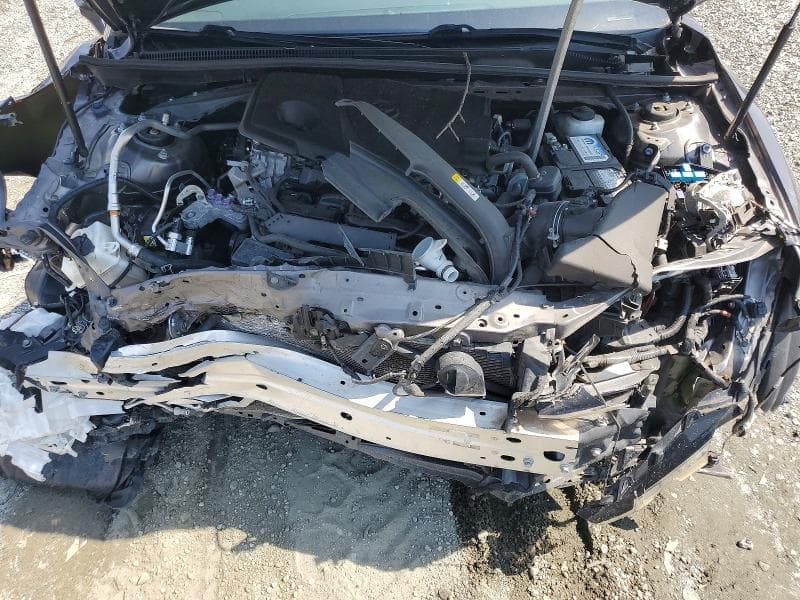 2019 TOYOTA CAMRY SE 11
