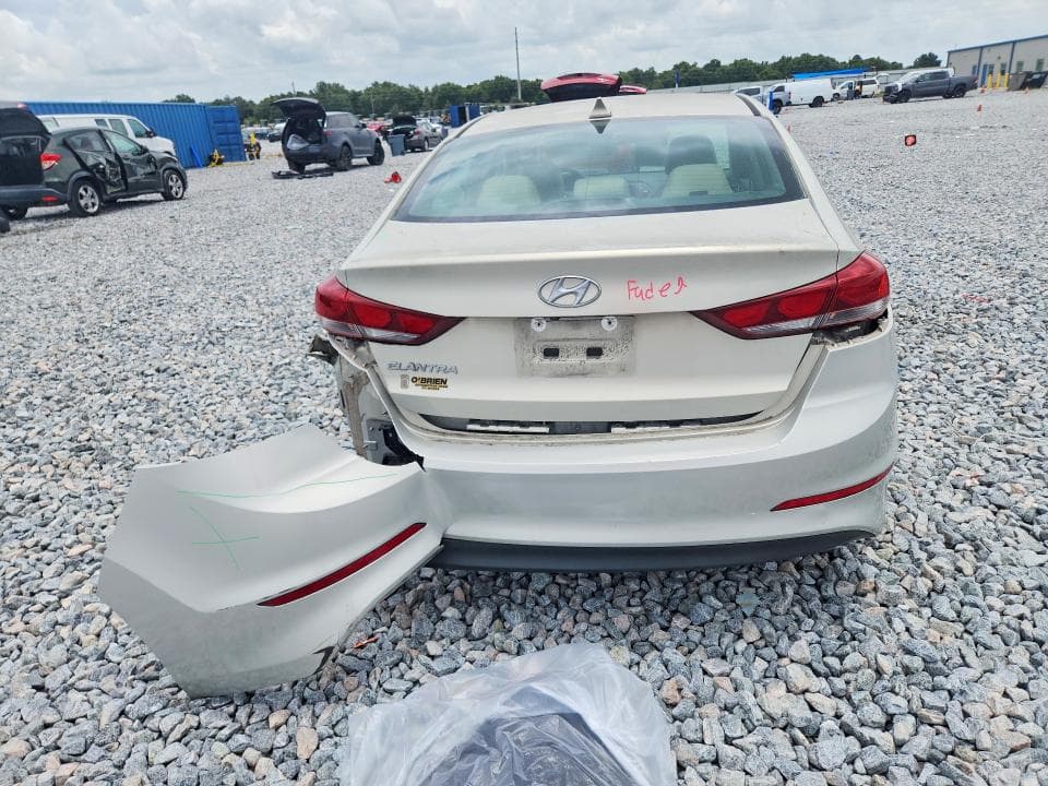 2017 HYUNDAI ELANTRA SE 6