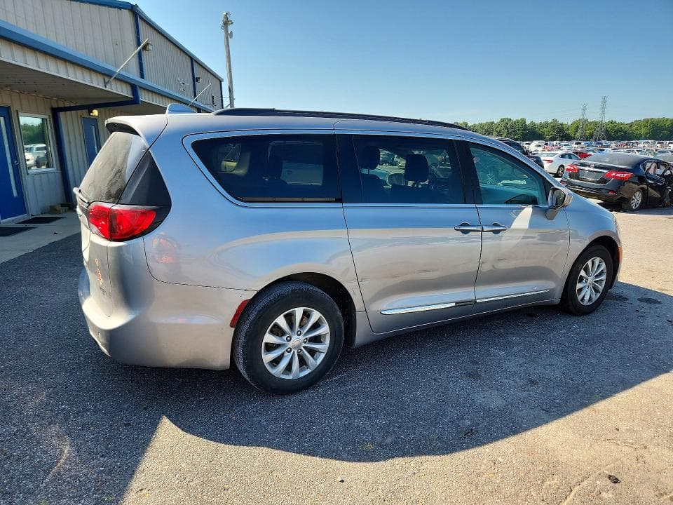 2017 CHRYSLER PACIFICA TOURING L 3